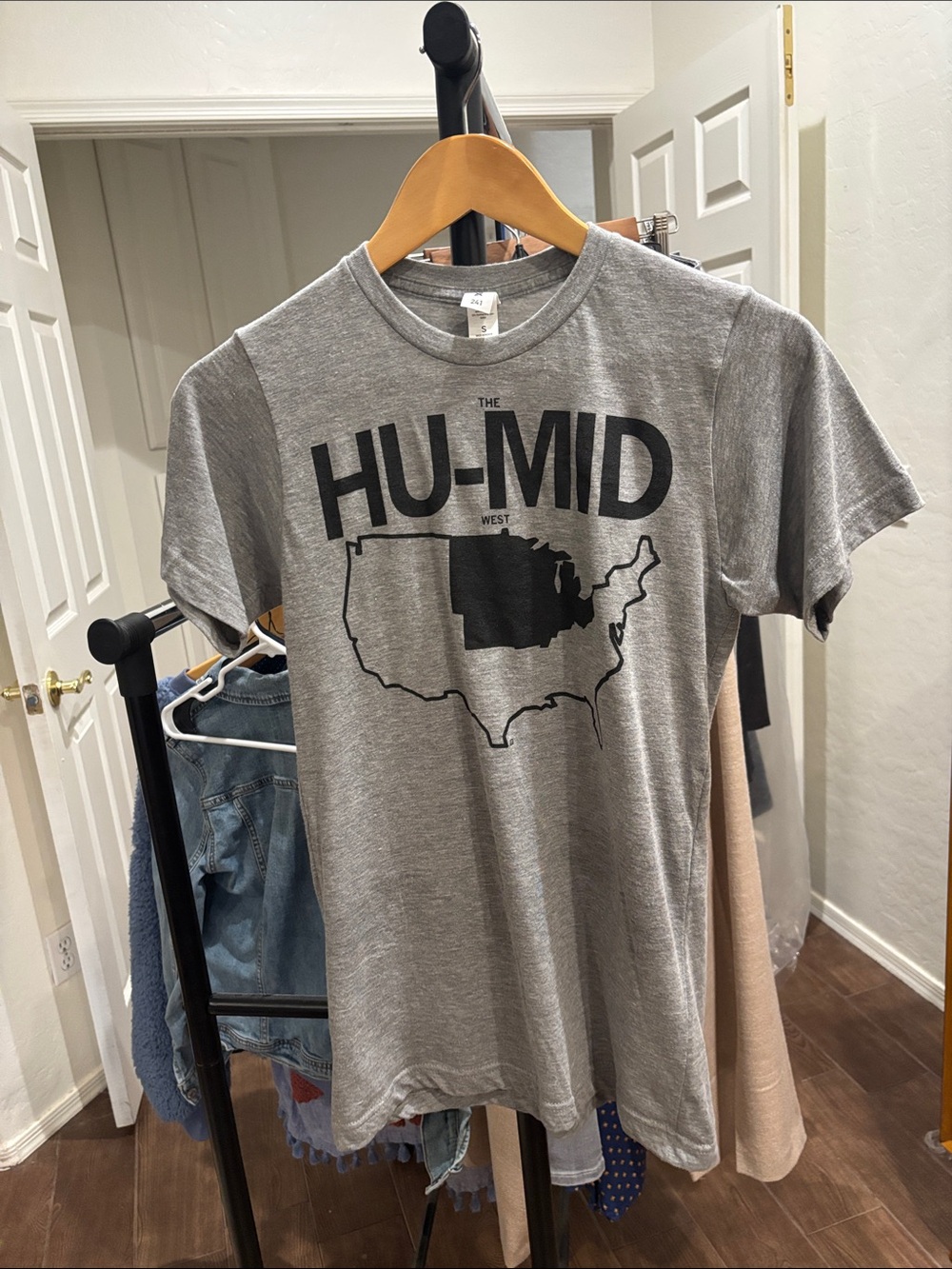 NWOT Tultex Gray HU-MID Midwest Graphic Short Sleeve Tee Size S